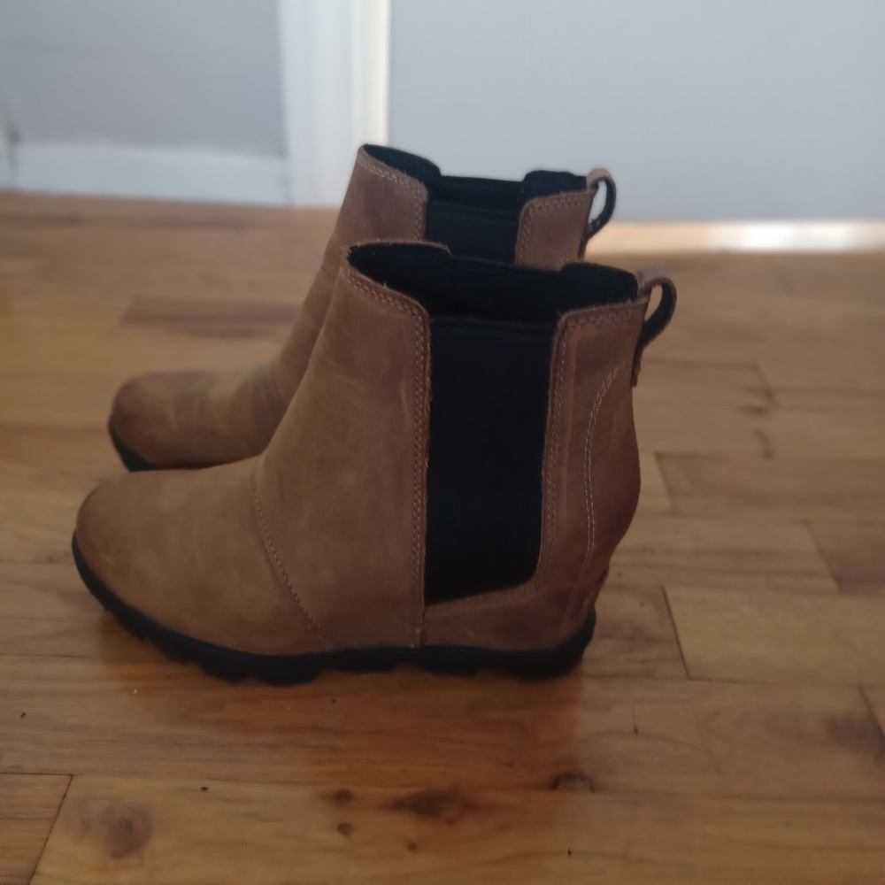 Sorel Brown and Black Wedge Boots